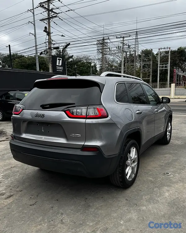 jeepetas y camionetas - Jeep Cherokee Latitude 2019 4