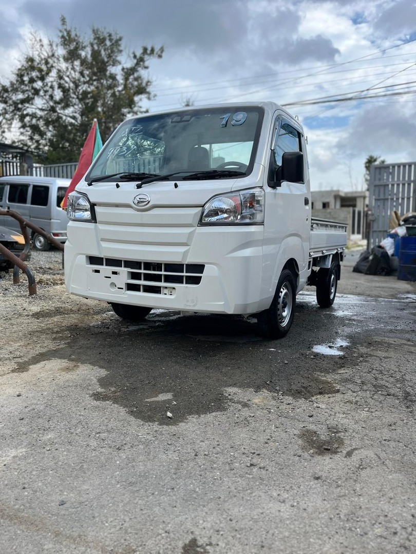 otros vehiculos - Daihatsu Hijet 2019 recien importada