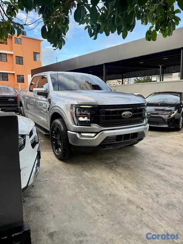 jeepetas y camionetas - Ford F-150 Lariat SuperCrew 2022 3