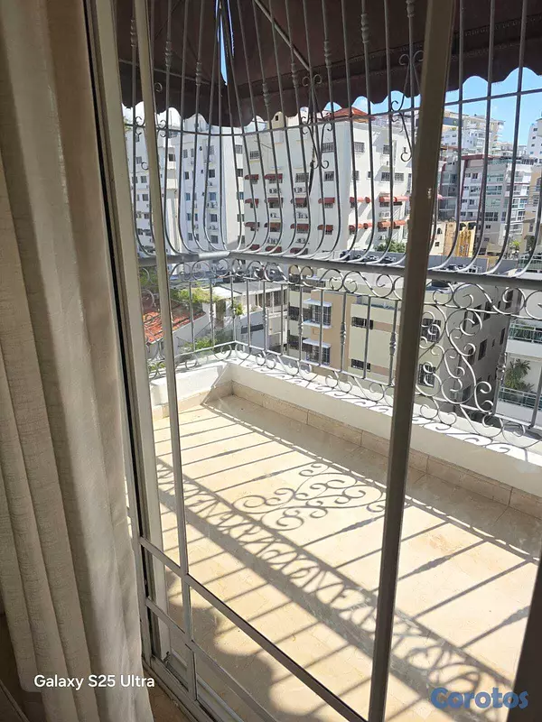 apartamentos - Urb. REAL, apto Clásico remodelado nivel alto excelente Distribución y ubicación 3