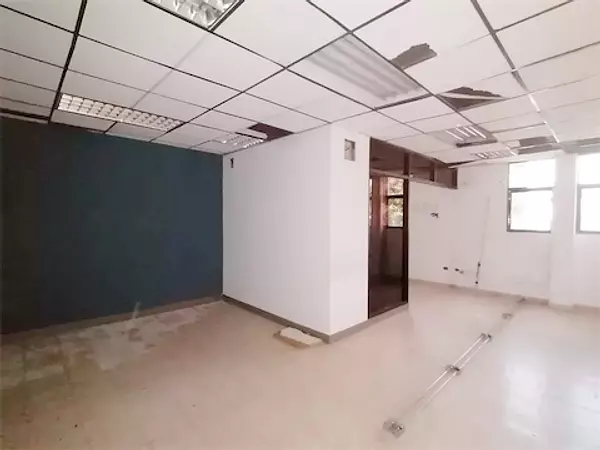oficinas y locales comerciales - Local amplio en naco  6