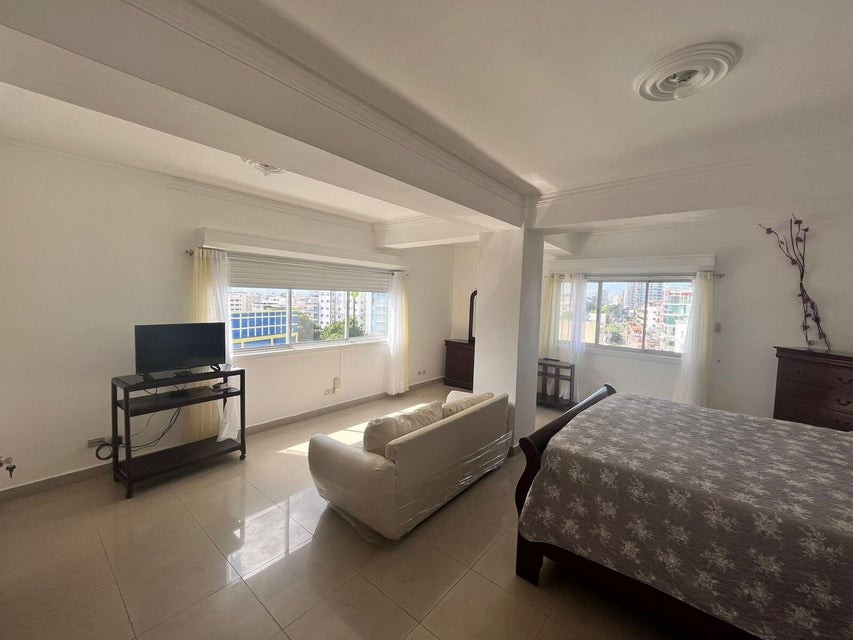 apartamentos - Apartamento amueblado, en alquiler, Bella Vista, Santo Domingo. 3