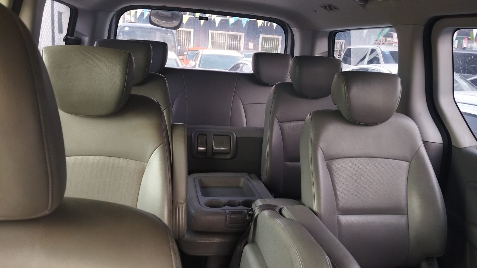 jeepetas y camionetas - HYUNDAI GRAND STAREX CAJA NUEVA 2018 GRIS  3