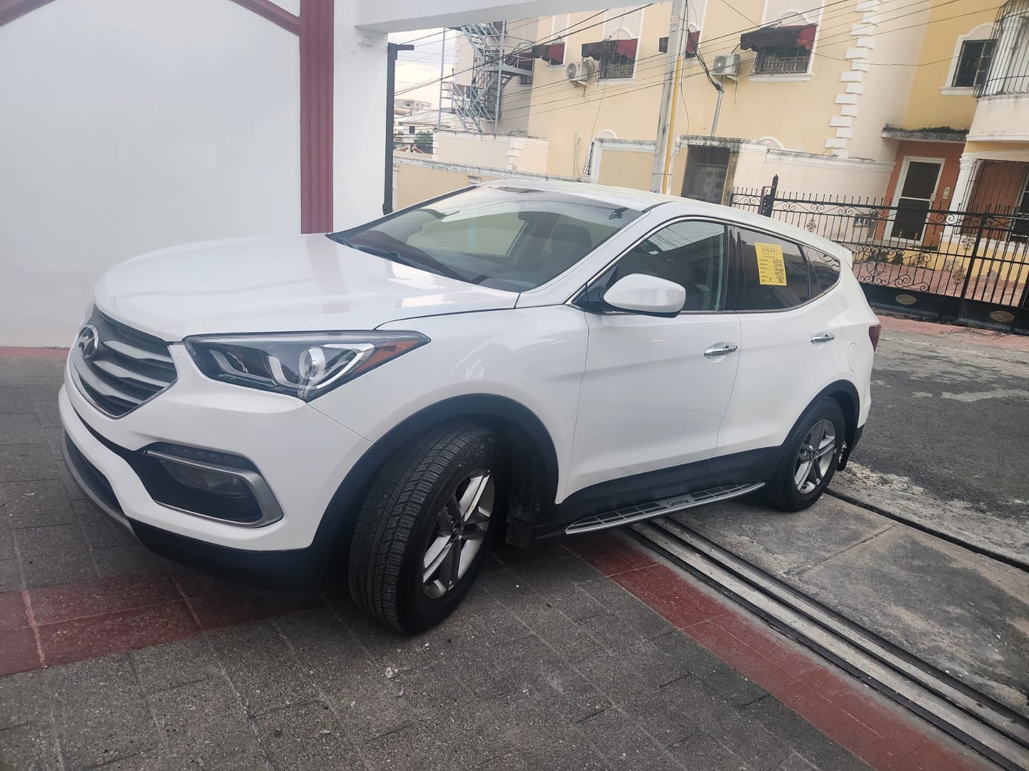 jeepetas y camionetas - Hyundai Santa Fe Sport 2018, blanca, motor 2.4l, 4 cyl., clean, 72mil Milla 5