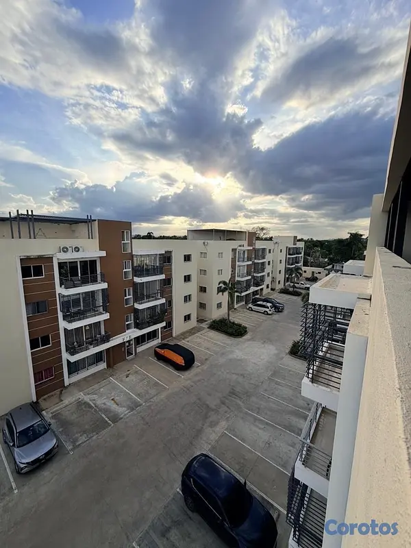 apartamentos - vendo en la vereda un 4 nivel con azotea Licey  10