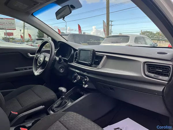 carros - Kia Rio 2020 8