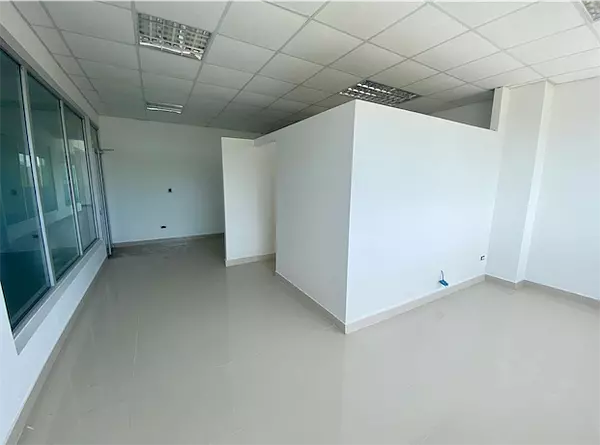 oficinas y locales comerciales - Local céntrico y comercial 4