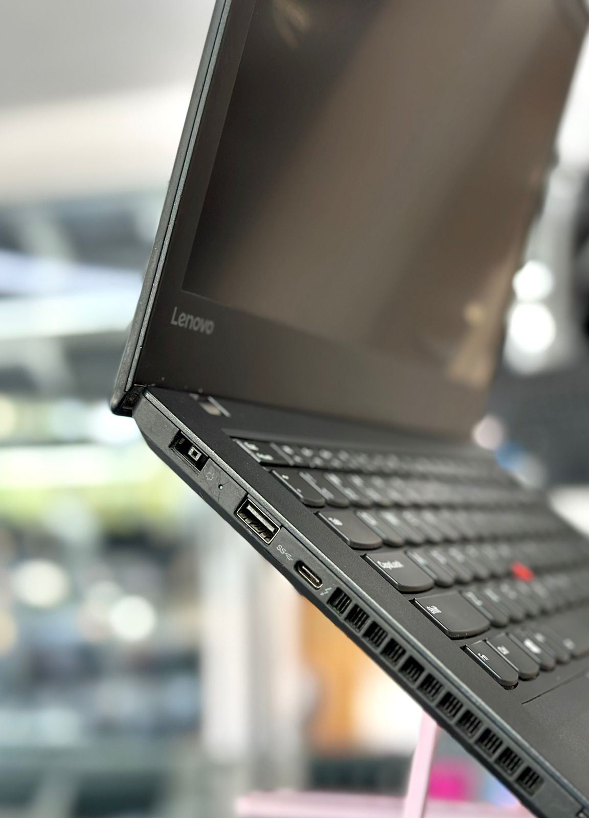 computadoras y laptops - Laptop Lenovo T470s i7 6ta gen 1