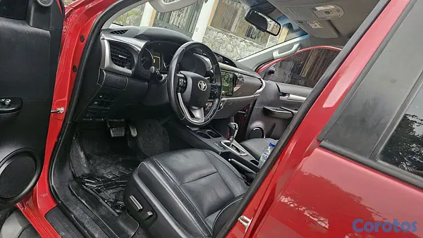 jeepetas y camionetas - Toyota hilux srv 2022 full 10