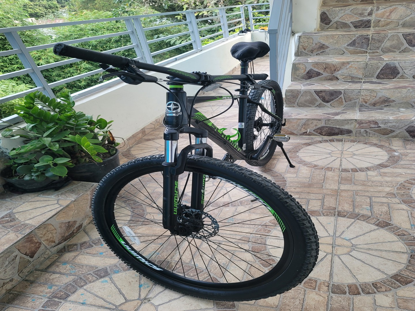 bicicletas y accesorios - Bicicleta Schwinn, de 7 velocidades,  negra/verde **Precio negociable**