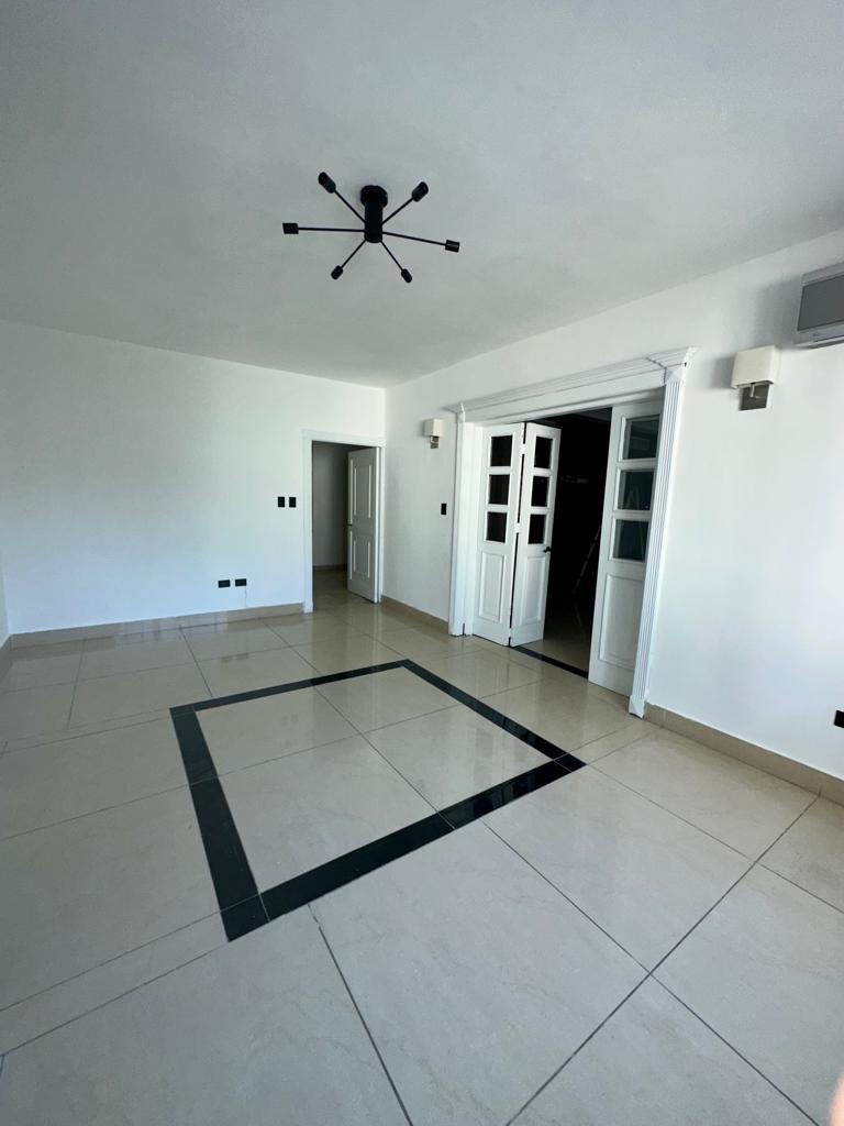 casas - Casa en Alquiler en Los Cacicazgos Ideal para Embajadas y Consulados 1