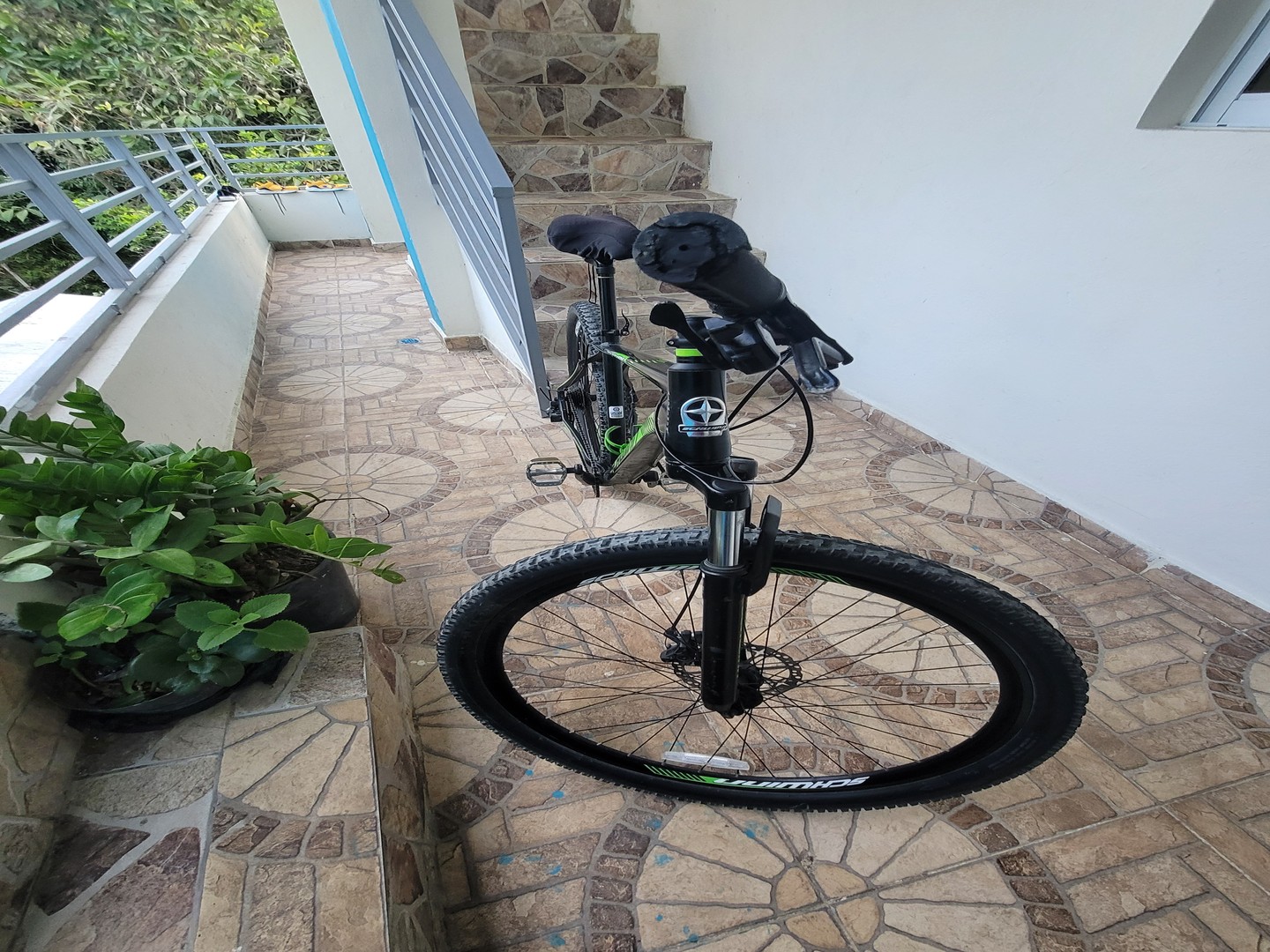 bicicletas y accesorios - Bicicleta Schwinn, de 7 velocidades,  negra/verde **Precio negociable** 1