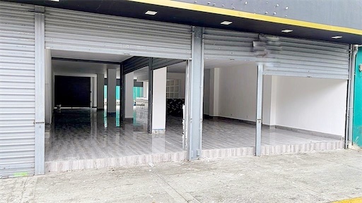 oficinas y locales comerciales - Local amplio de 500 metros en la fe 1