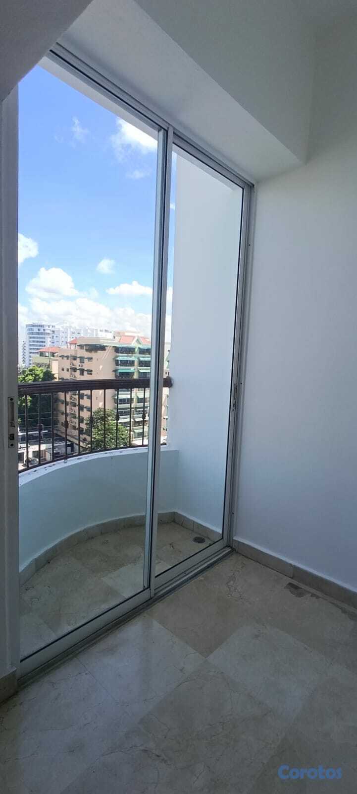 apartamentos - Renacimiento, Amplio apartamento en Torre Clásica 2