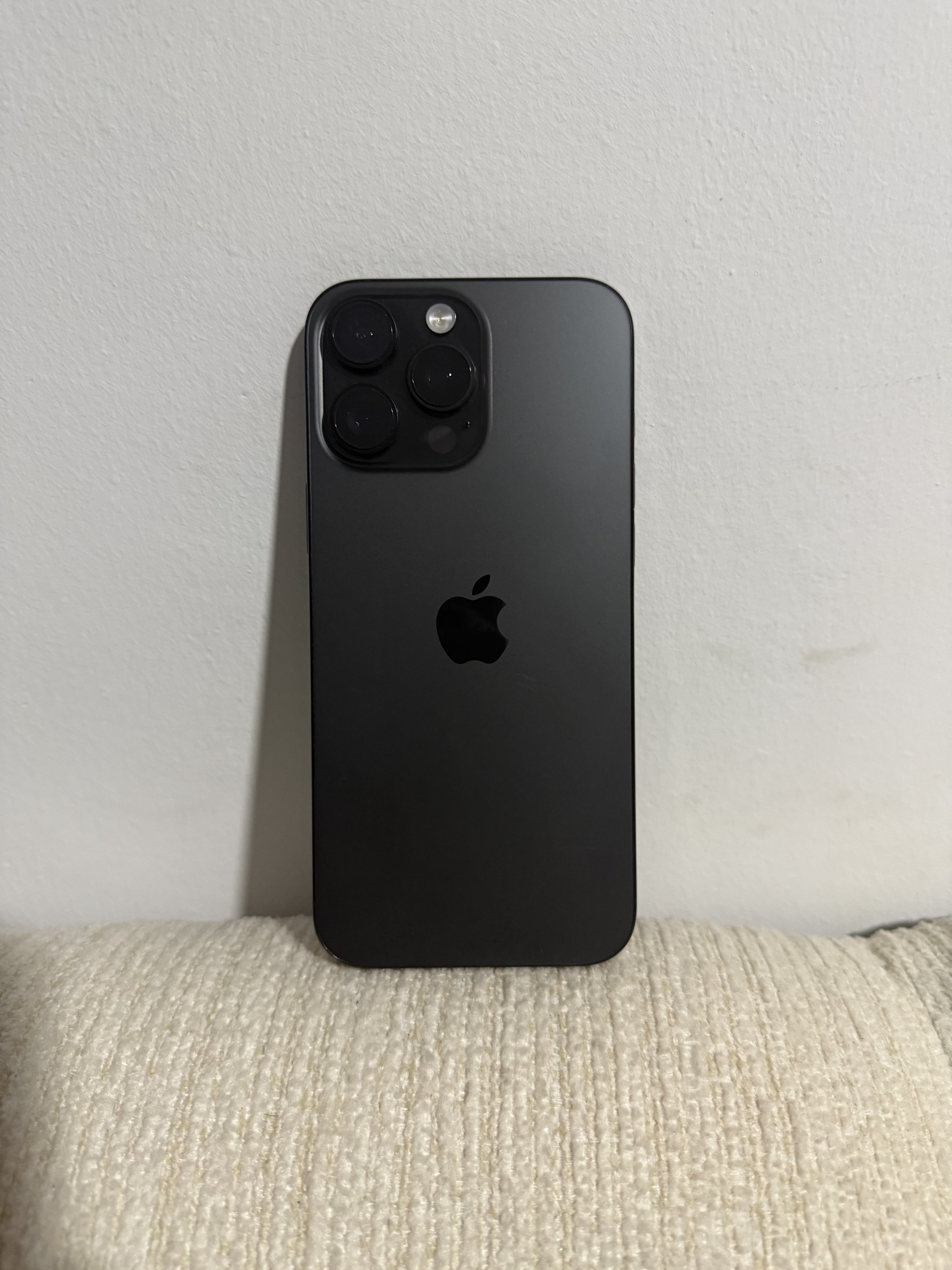 celulares y tabletas - iPhone 16 Pro Max, 256 GB. E SIM; Batería al 100. RD$50,000. 2