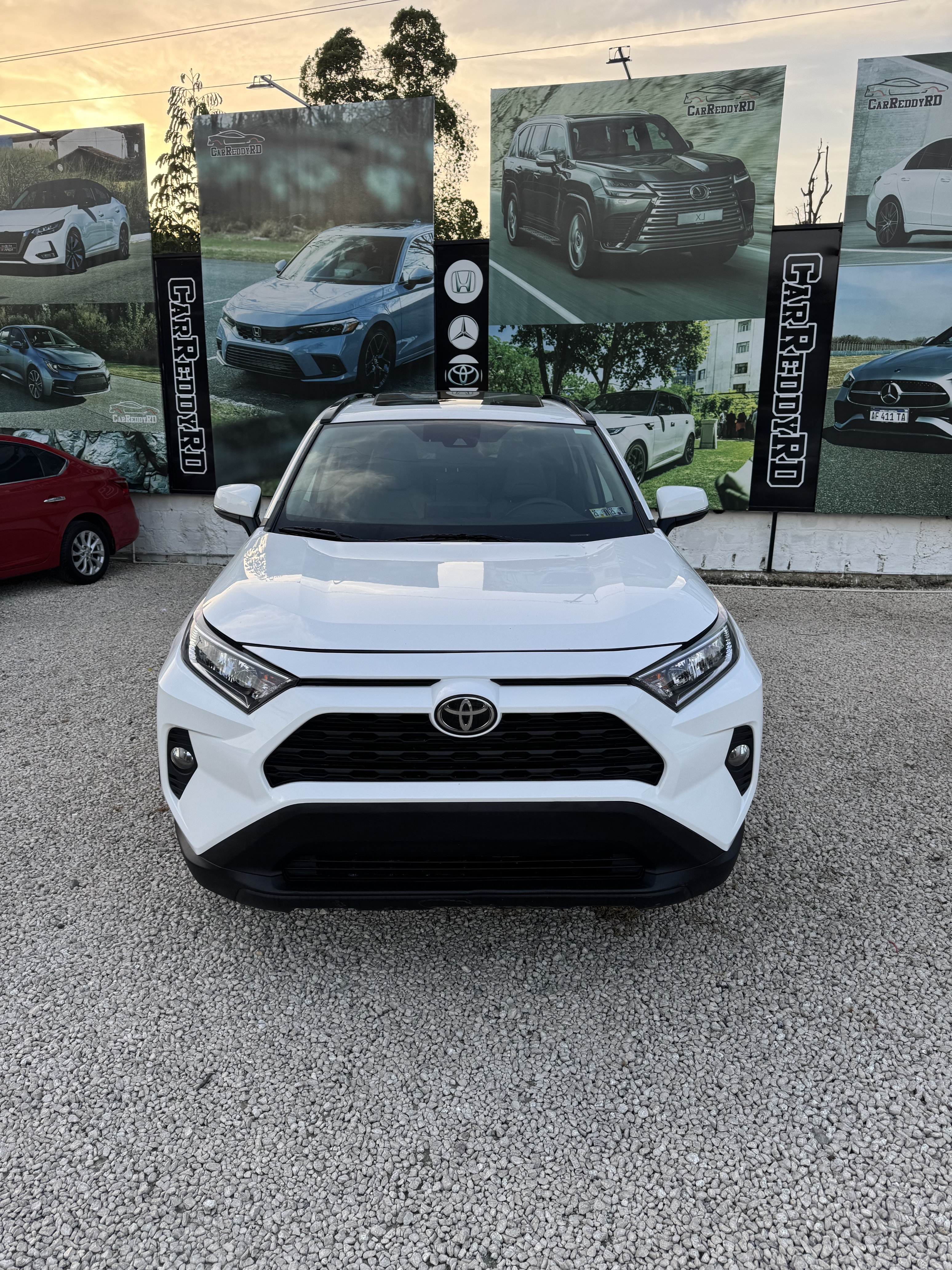 jeepetas y camionetas - Toyota RAV4 XLE Premium 2020 - Financiamiento D 4