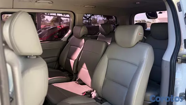 jeepetas y camionetas - 2020 Hyundai Grand Starex Diesel 9