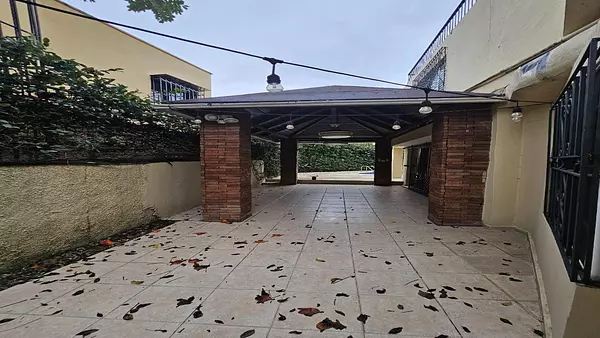 casas - ALQUILER DE CASA EN LA URBANIZACION FERNANDEZ 8