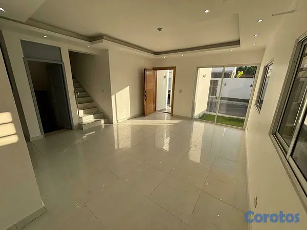 casas - Casa de 2 niveles en venta en Altos De Arroyo Hond 4