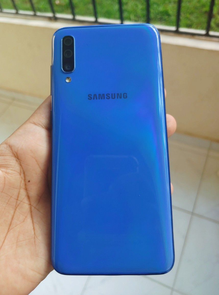 celulares y tabletas - Samsung Galaxy a70 ( Android 10 )