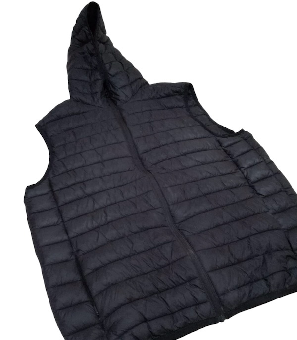 ropa para hombre - Vendo chaleco negro impermeable para hombre. Size XL. $1,500 pesos 1