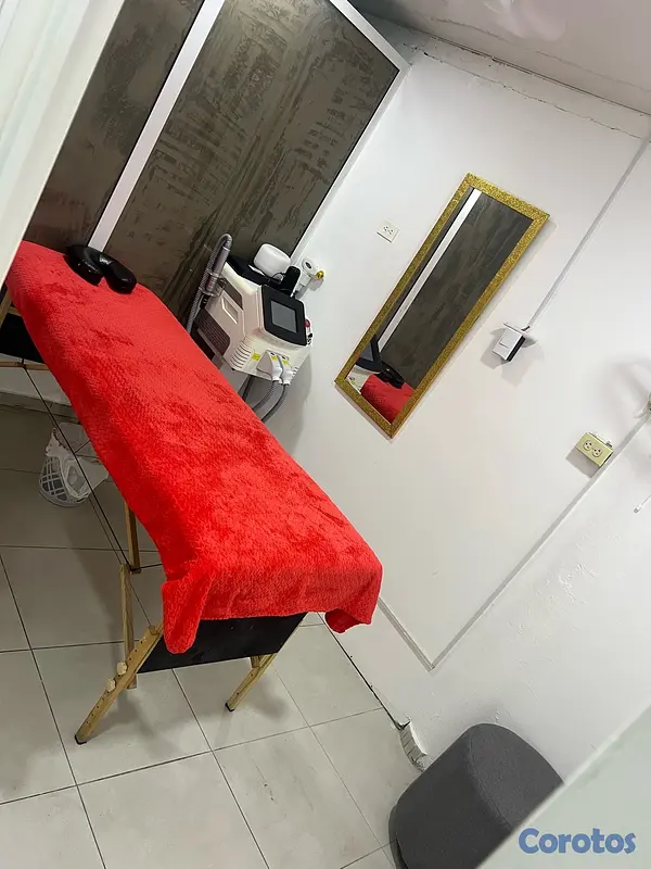 oficinas y locales comerciales - Se alquila estetica o spa amueblada 2