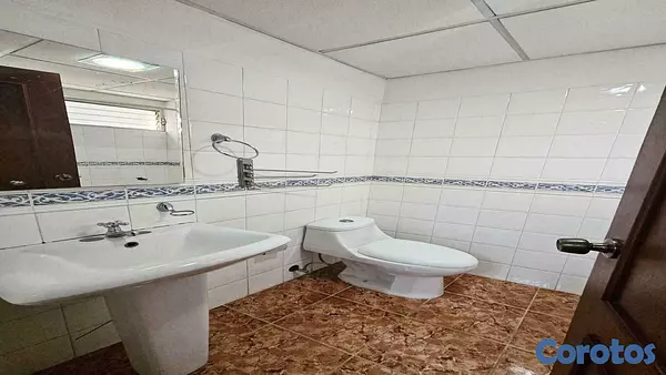 oficinas y locales comerciales - Local oficina en alquiler Piantini 8