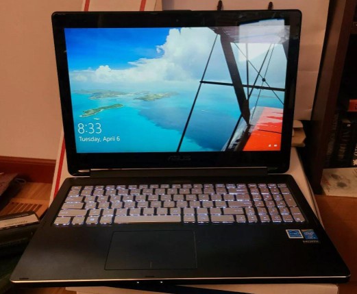 computadoras y laptops - Asus Convertible a tablet 
2 en 1