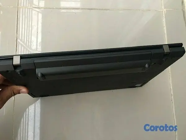 computadoras y laptops - Laptop Lenovo Thinkpad T470 en muy buenas condicio 3