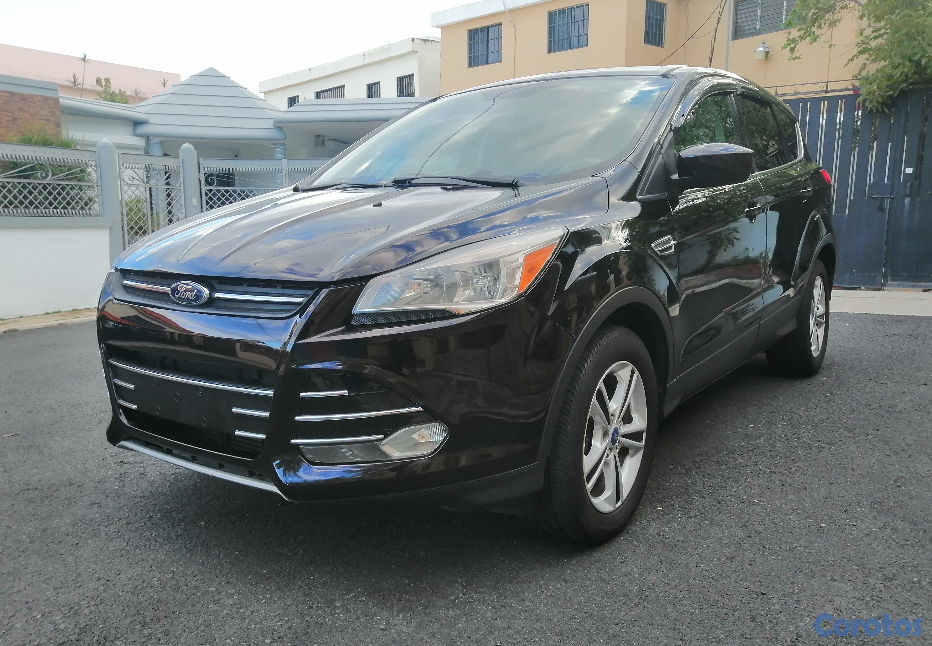 jeepetas y camionetas - Ford Escape SE 4WD 13 Traspaso Incluidos  3