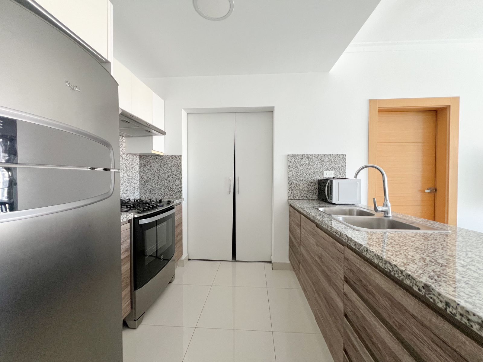 apartamentos - Piantini, Apartamento Amueblado En Alquiler 4
