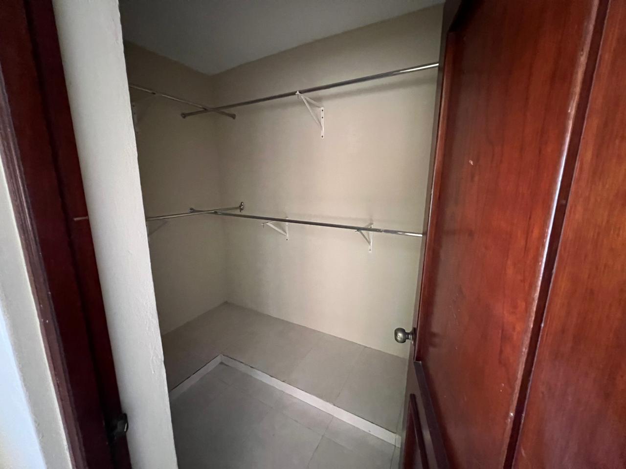 apartamentos - VENDO AMPLIO APARTAMENTO EN LOS PRADOS DE OPORTUNIDAD EXCELENTE UBICACION 5