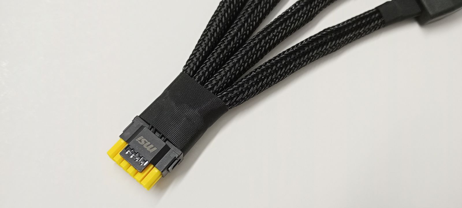 computadoras y laptops - Cable MSI 4x Pci-e 8-Pin to 2VHPWR for RTX 5090 2
