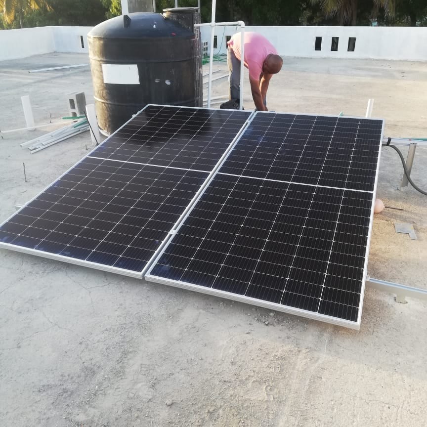 plantas e inversores - Panel solar monocristalinos tecnología PERC 550W Italiano 