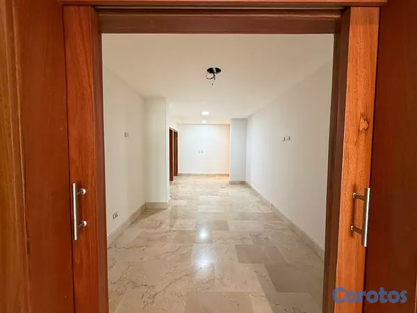 apartamentos - Amplio apartamento en alquiler en Evaristo morales 3