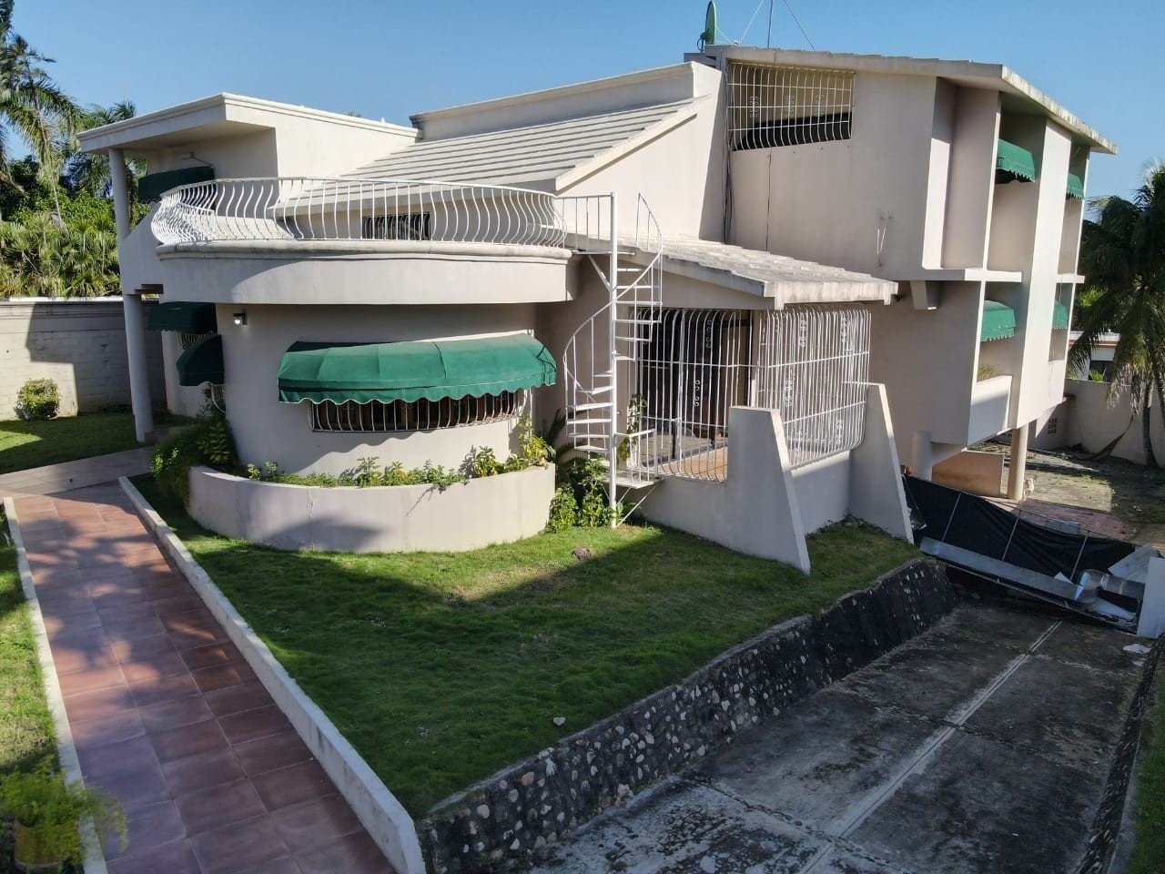 casas - Casa de 962 mts 2 Niveles en Urbanización Los Rios.  0