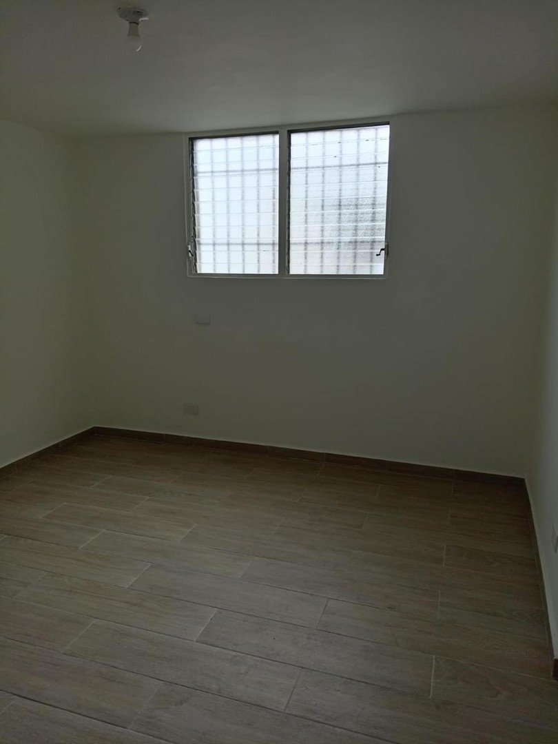 apartamentos - Vendo Apto. 
Bella Vista Sur
Tradicional remodelado
Piso 2 
120mts2. 3 Hab 2