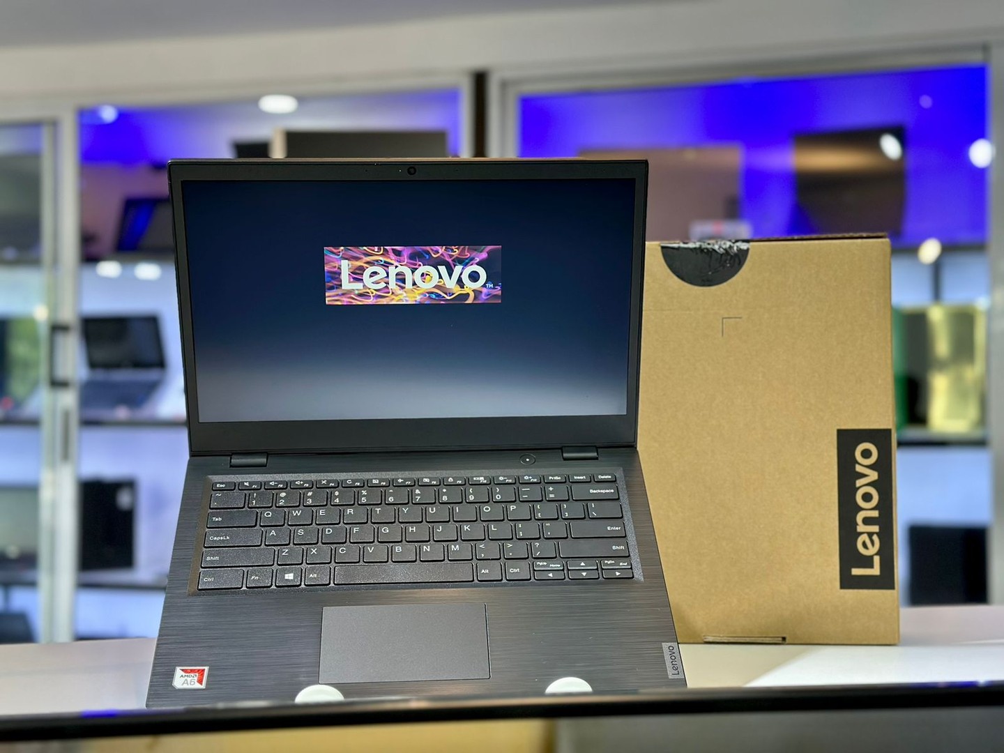computadoras y laptops - Llenovo 14w 81MQ AMD A6-9220 1.8GHz. 4gb Ram 64GB emmc $16,000 (1año de Garantía 0