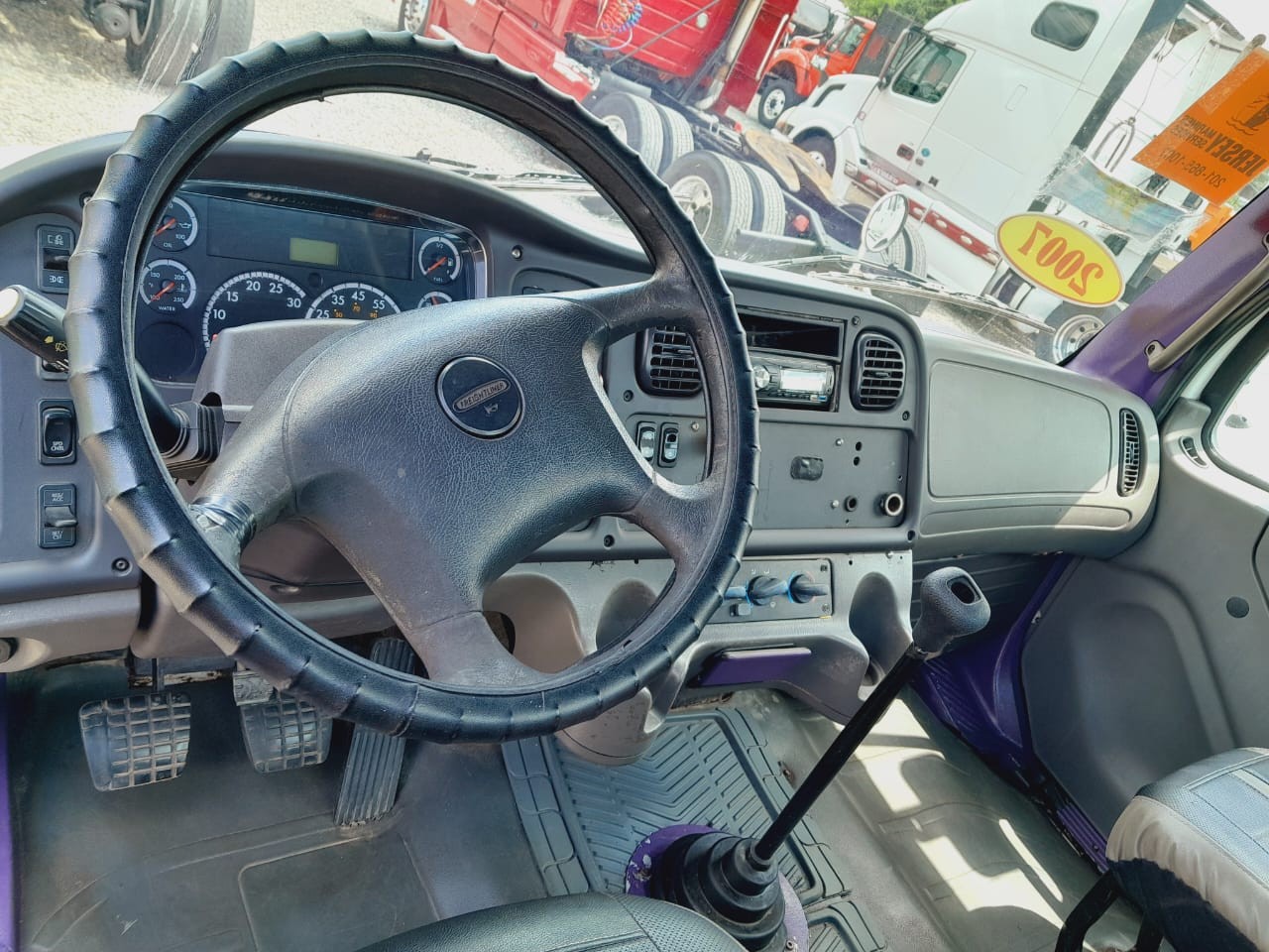 camiones y vehiculos pesados - FREIGHTLINER M2 año 2007 5