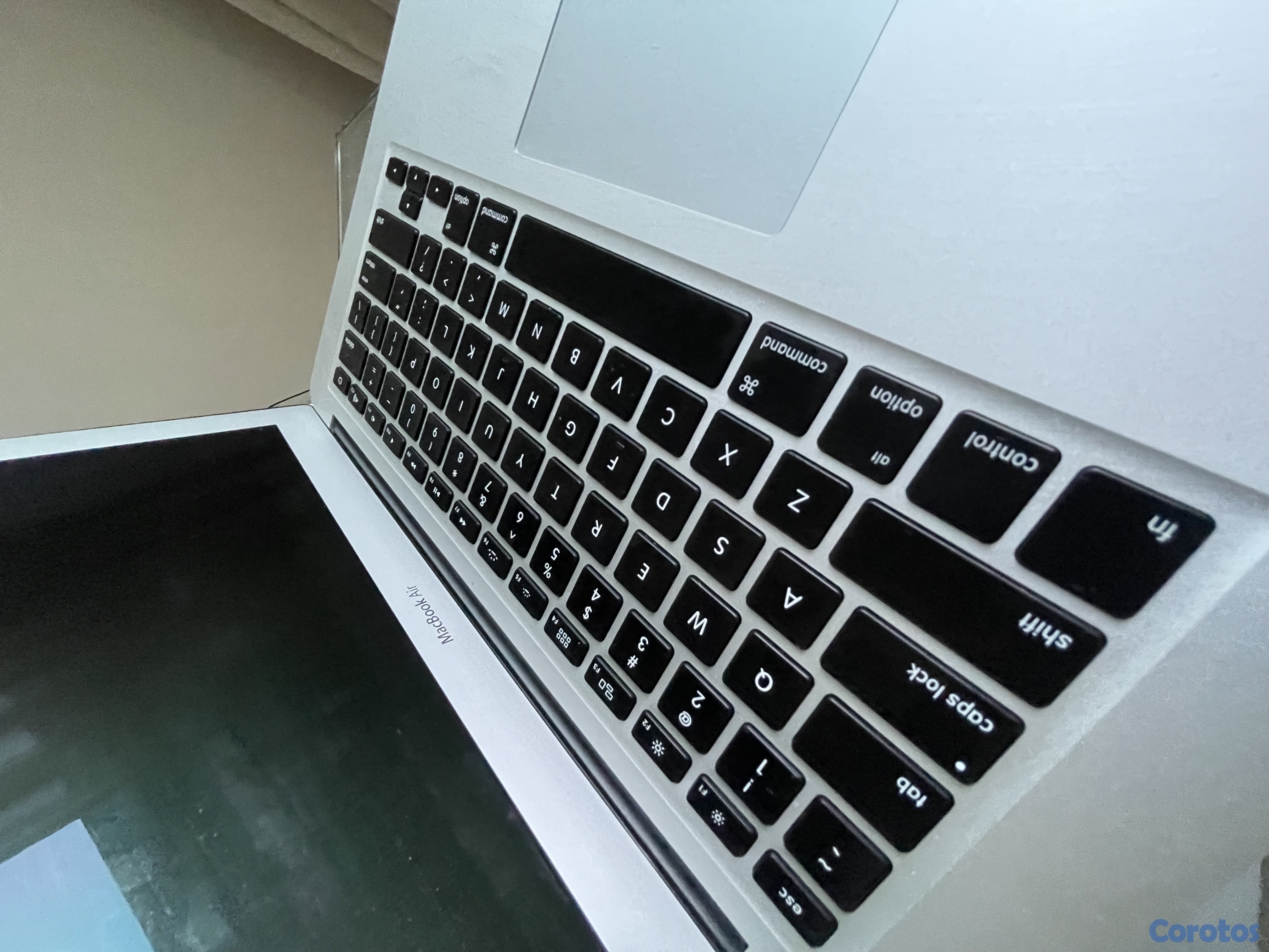computadoras y laptops - Mac Book Air 2017 13 Pulgadas (Cargador Original - Usada)  9