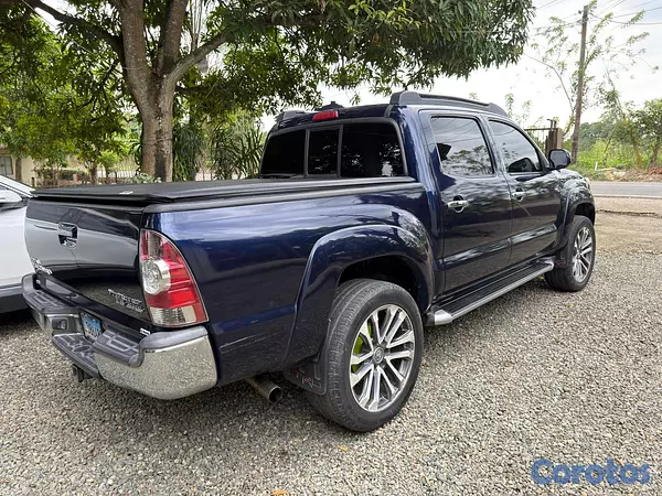 jeepetas y camionetas - se vende Tacoma 2013 10