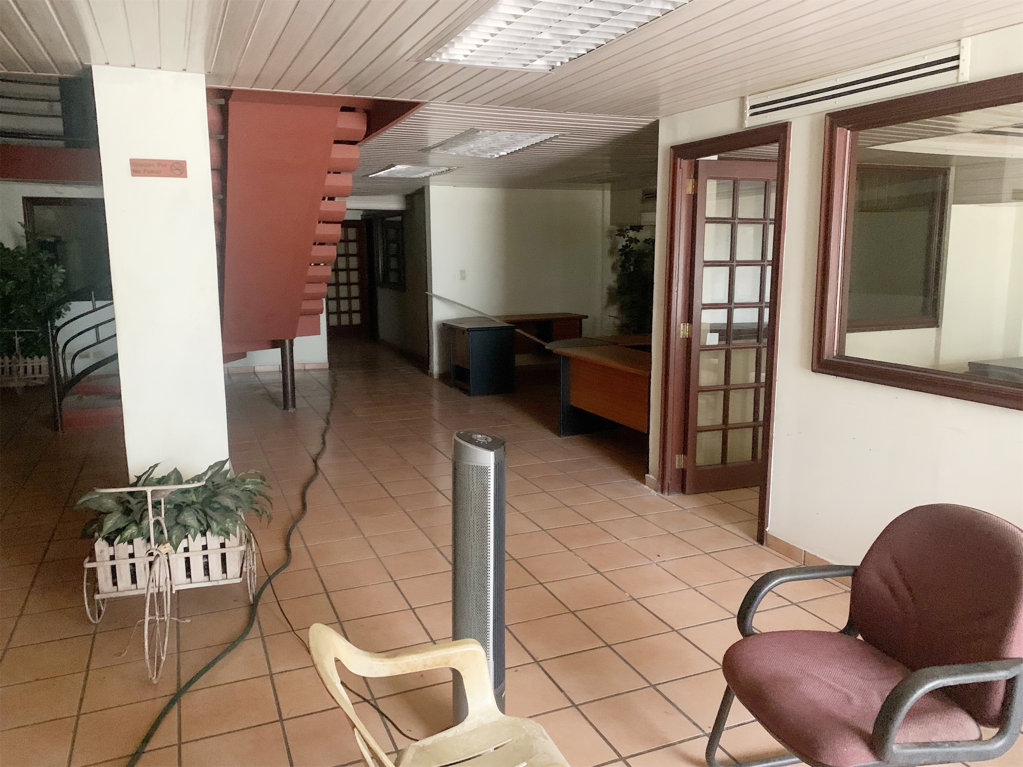oficinas y locales comerciales - Local amplio y céntrico  7