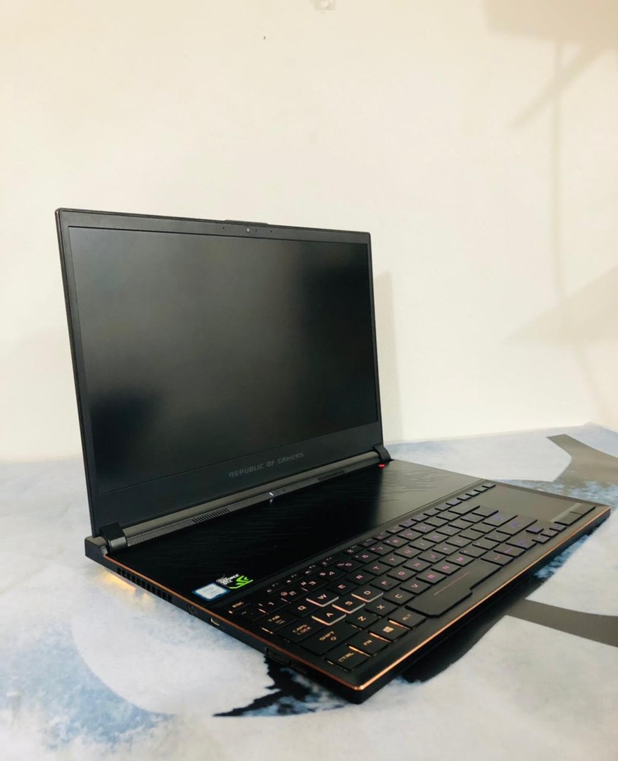 computadoras y laptops - Laptop ASUS ROG Zephyrus S 2020 - Ultra Delgada - $45000 Negociable 2