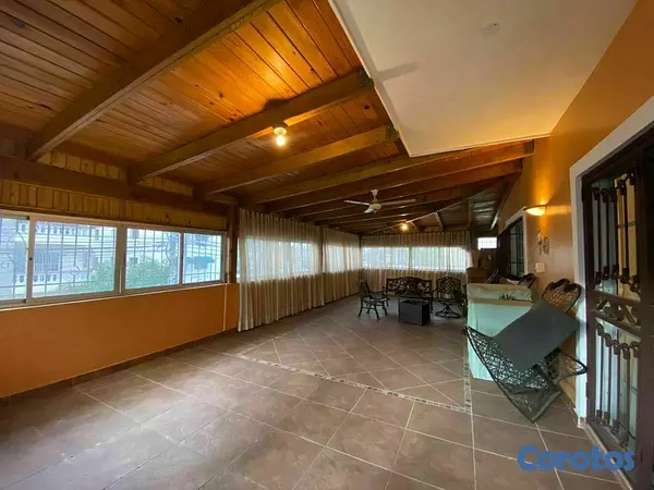 casas - Vendo 2da con Terraza en apartamento clásico en mu 8