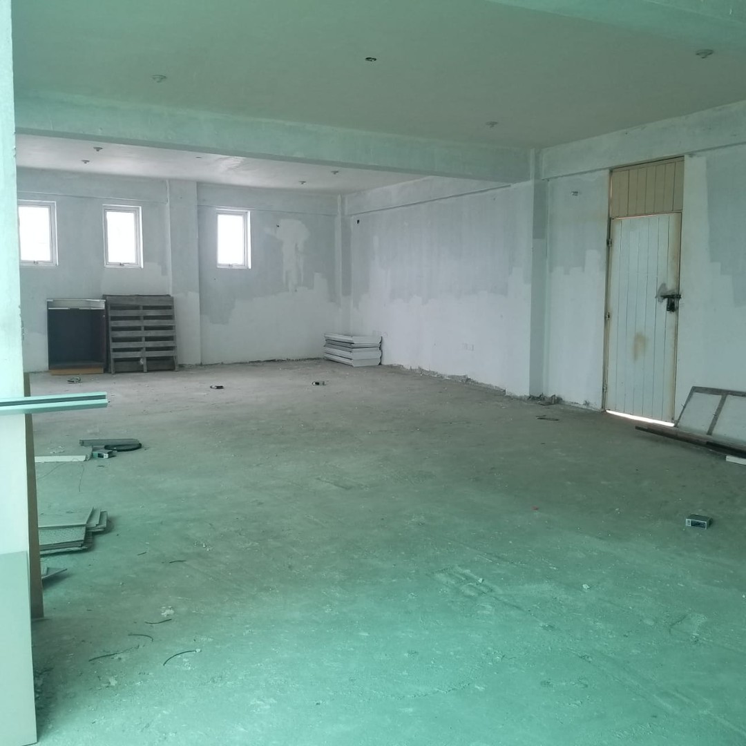 oficinas y locales comerciales - Alquiler de local comercial en excelente zona del Millon 8