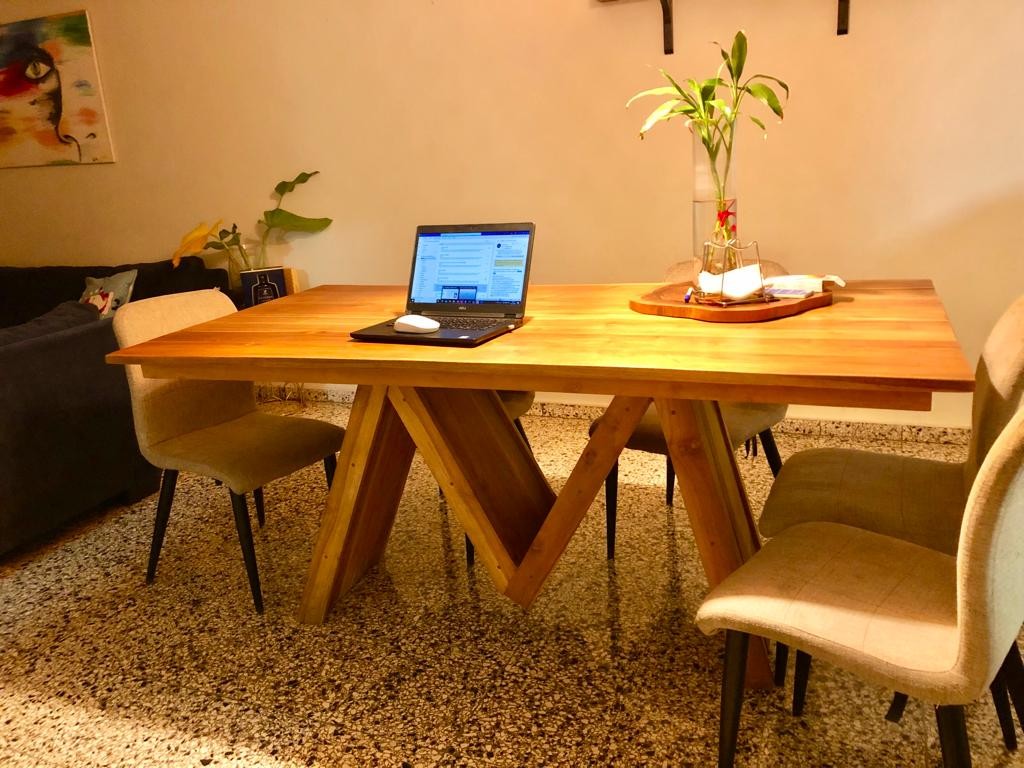 muebles y colchones - Vendo Mesa en Madera Teca, como base en forma M de 6-8 sillas