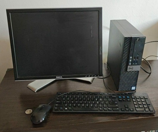 computadoras y laptops - PC Dell, Optiplex 3040 Slim FF, con mouse y teclado. 