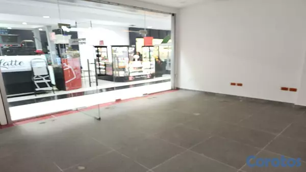 oficinas y locales comerciales - Local Comercial en Alquiler en Plaza Internacional – 172 m² en Área de Comida 10