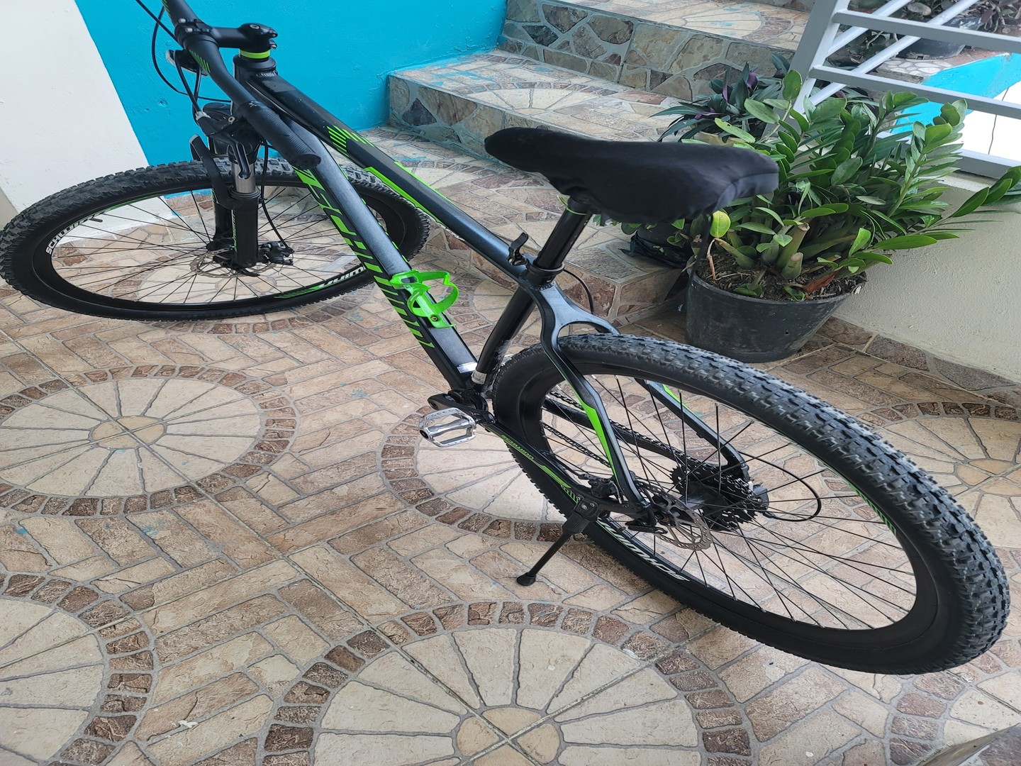 bicicletas y accesorios - Bicicleta Schwinn, de 7 velocidades,  negra/verde **Precio negociable** 3