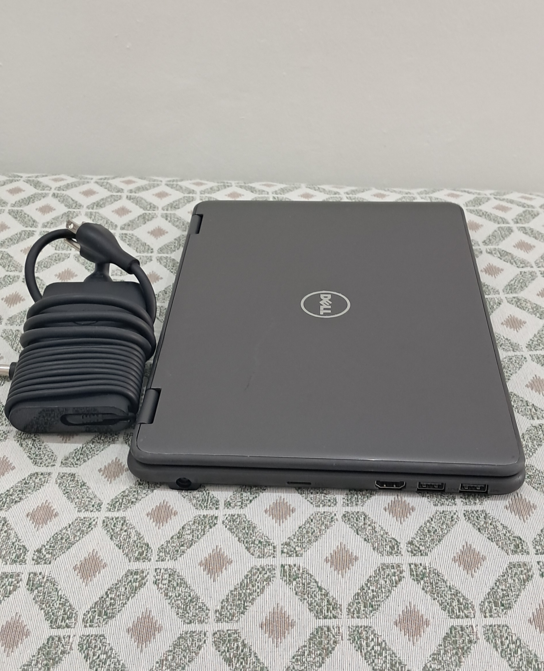 computadoras y laptops - Laptop Dell Touch Pentium 8GB 128GB M2 SSD 1